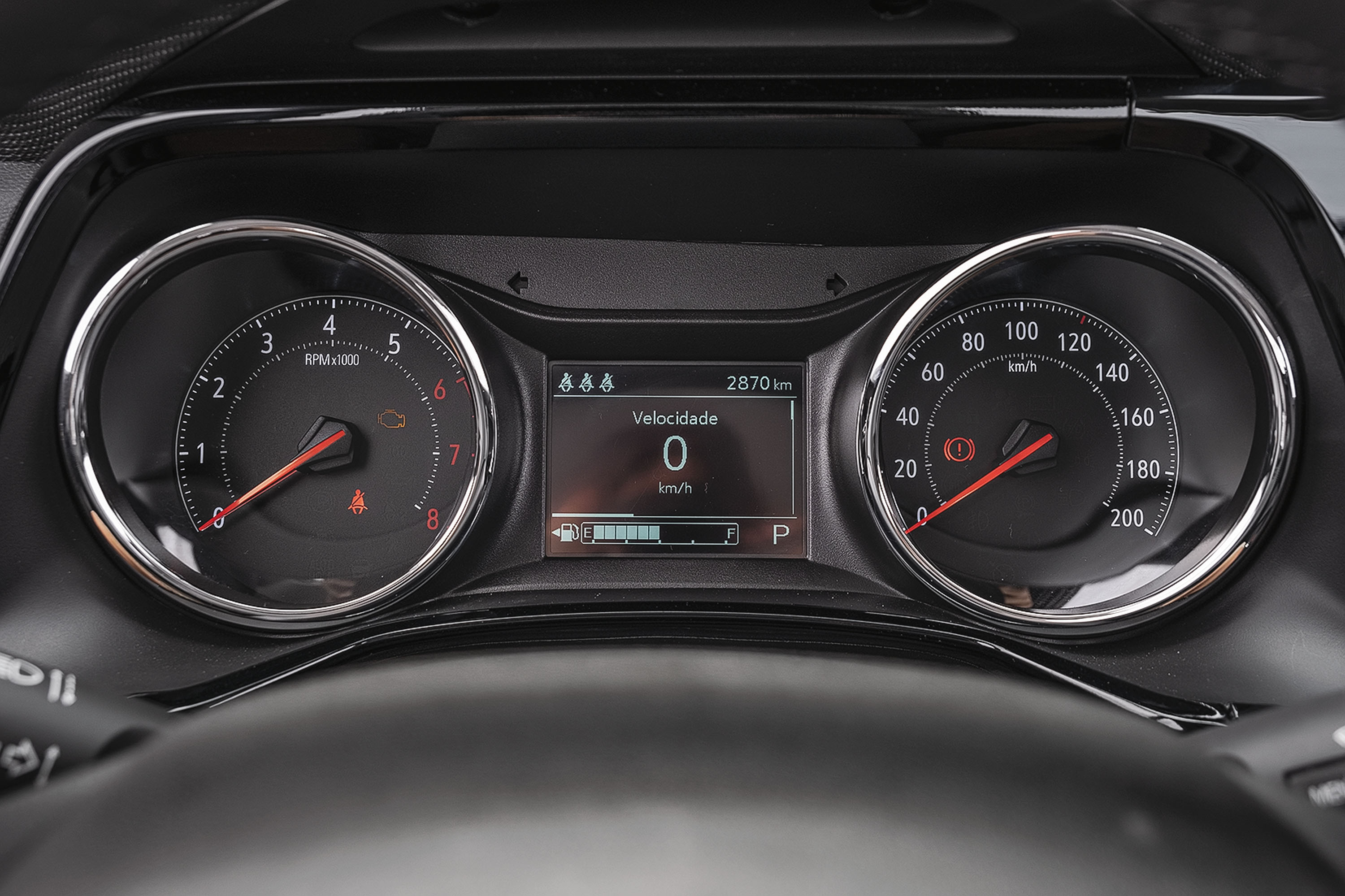 CHEVROLET mONTANA x FIAT sTRADA