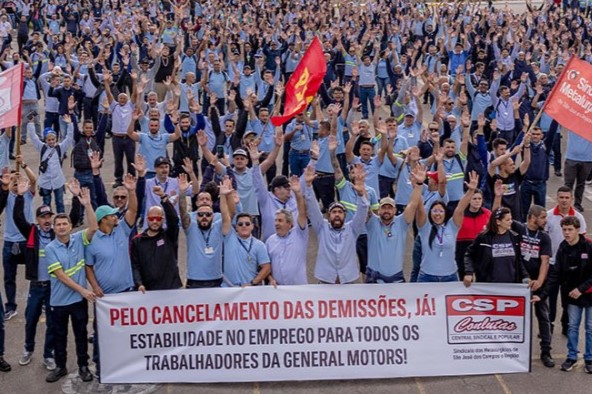 Funcionários da GM entram em greve após demissões ‘ilegais’ em 3 fábricas
