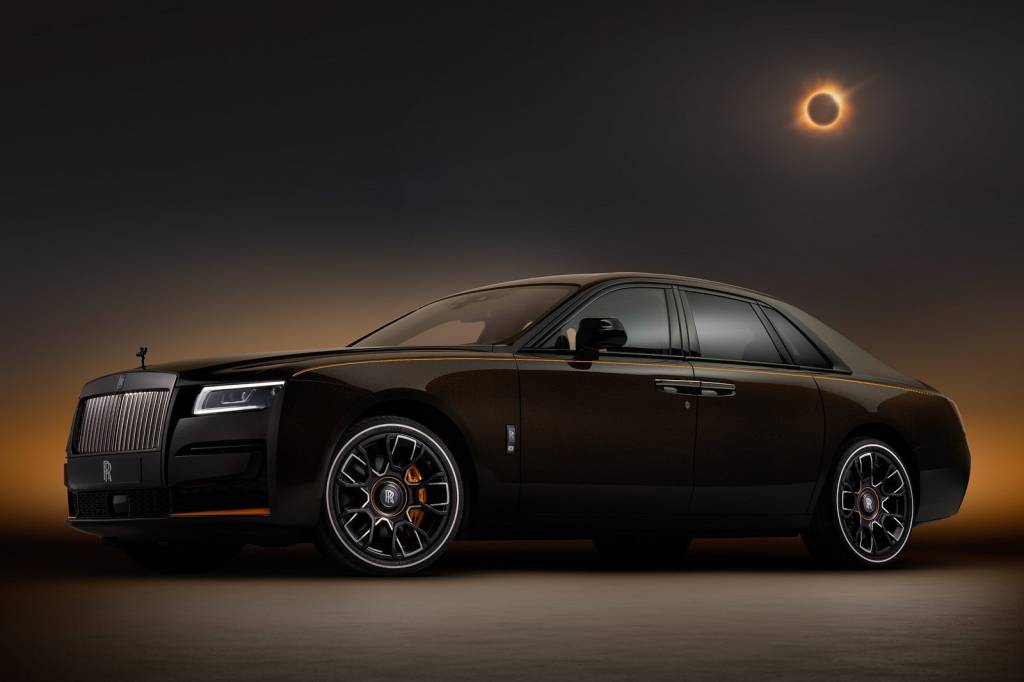 Rolls-Royce Ghost ganha série limitada com o eclipse solar anular no teto