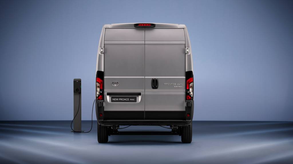 2023-proace-max-ext-06 (1) ProAce
