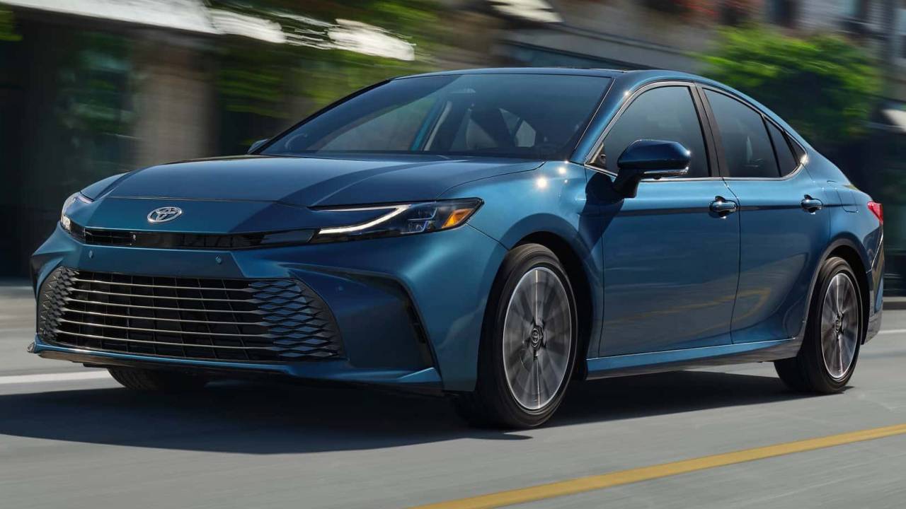 Toyota Camry 2025