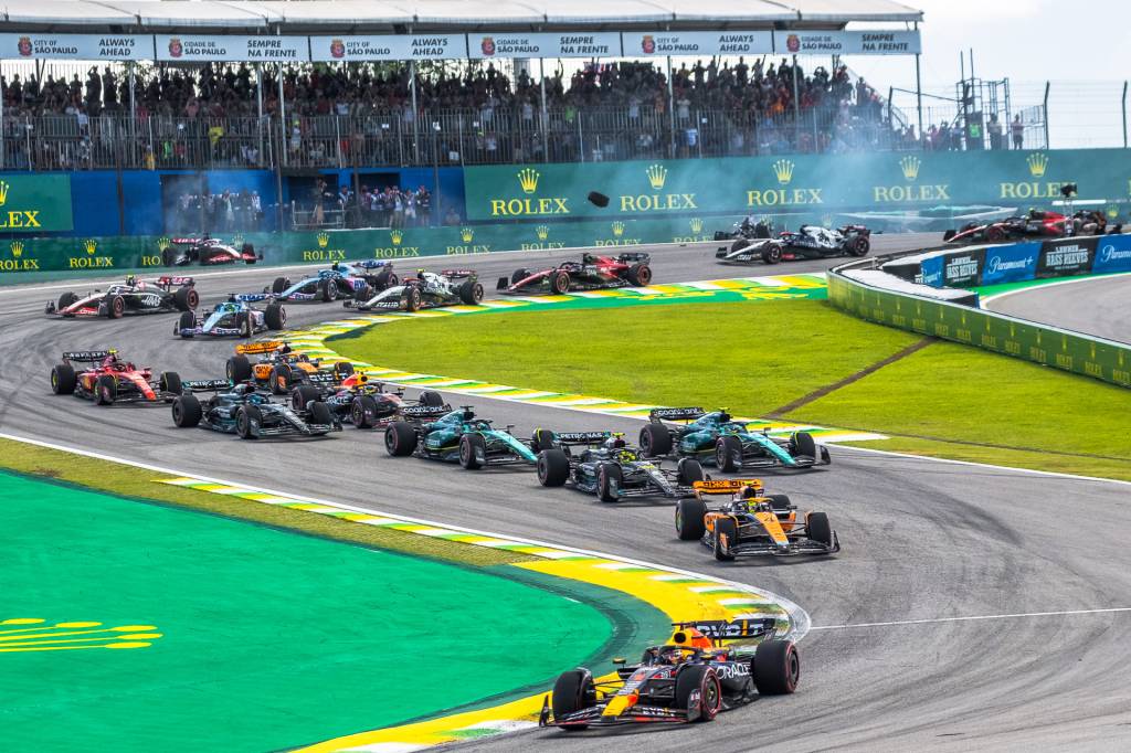 F1: GP de São Paulo tem azar, batidas precoces e pódio com surpresas