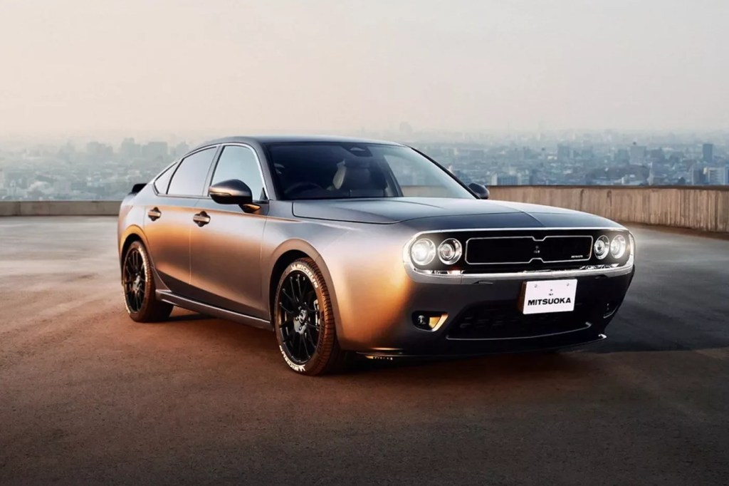 Mitsuoka ataca novamente e transforma Honda Civic em Dodge Challenger