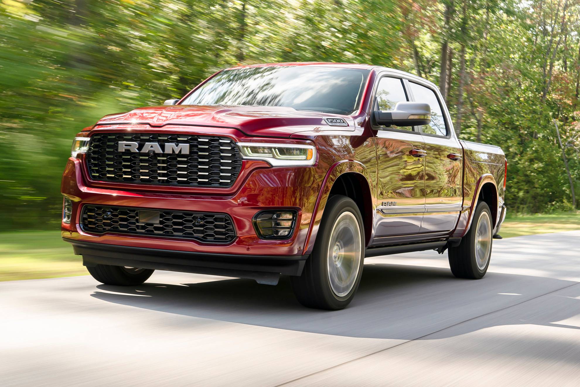 Ram 1500 aposenta V8, chega a 550 cv e tem condução autônoma para 2025