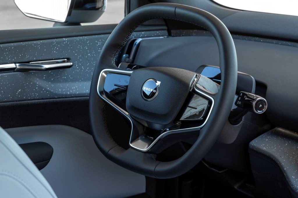 Volvo_EX30_CloudBlue_32_SteeringWheel Volvo_EX30_CloudBlue_32_SteeringWheel