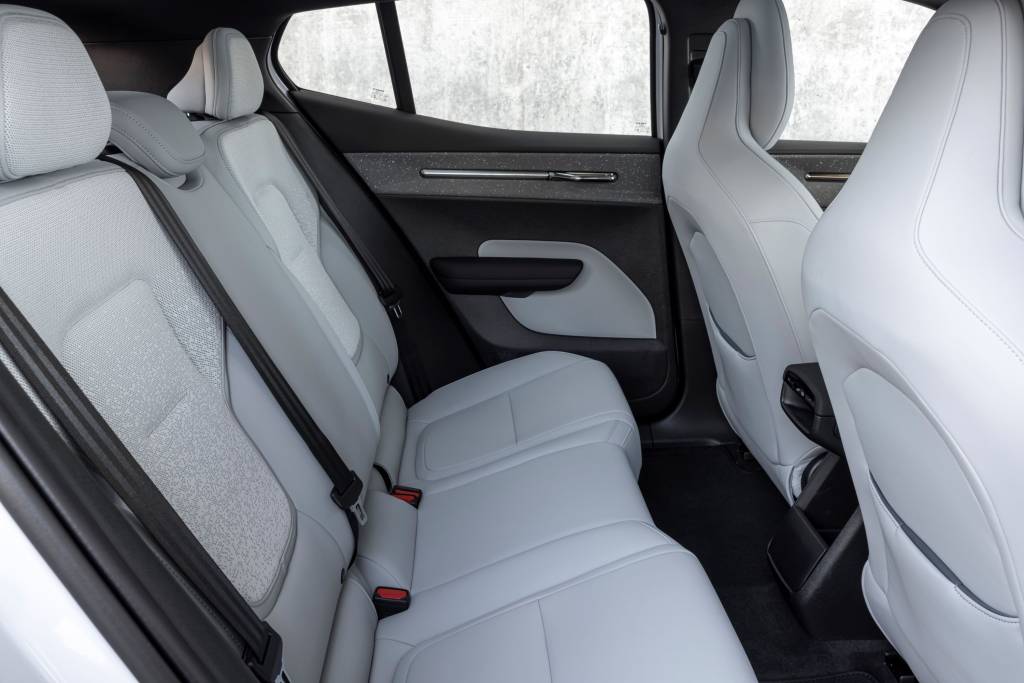 Volvo_EX30_CloudBlue_35_RearSeats Volvo_EX30_CloudBlue_35_RearSeats