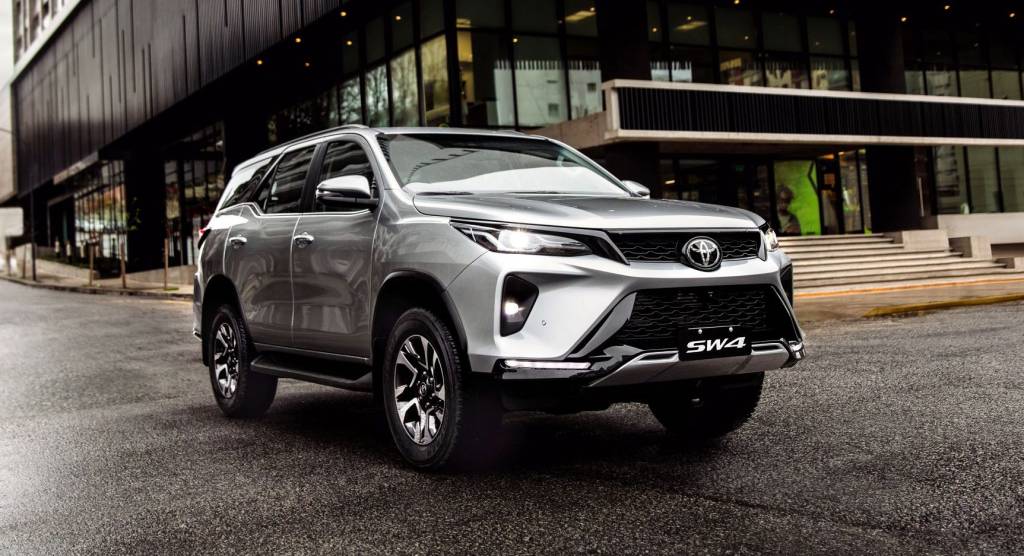 Toyota SW4 2024 tem nova versão de entrada, mas fica mais caro