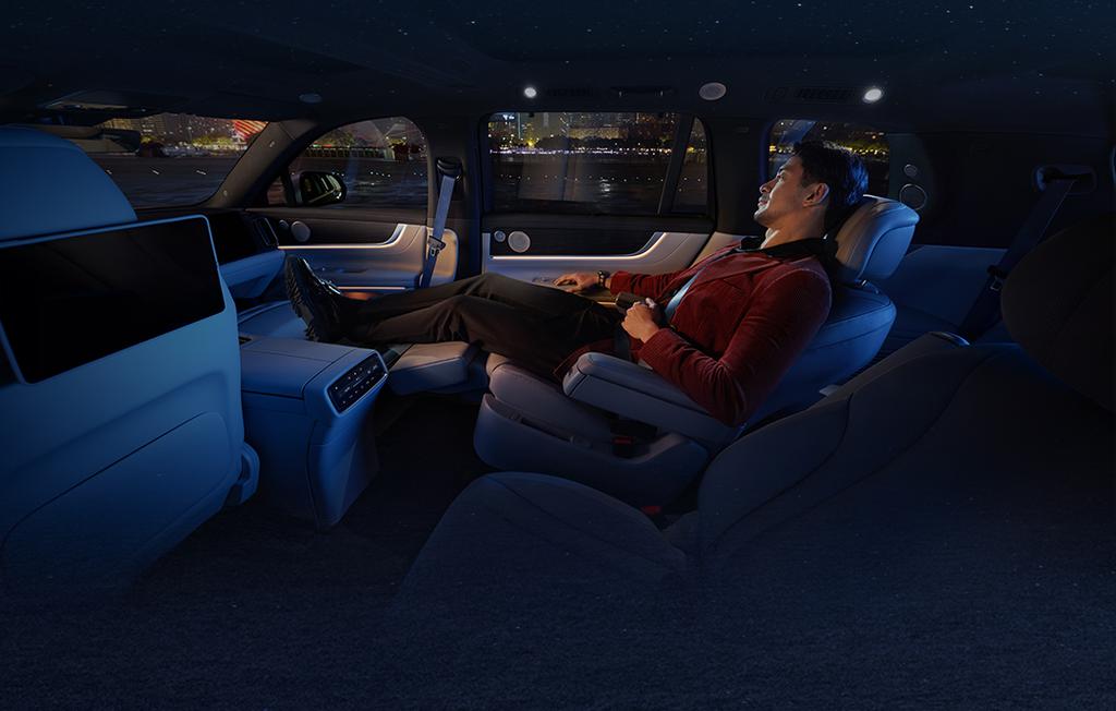 433084_1093041_m9_09_web_