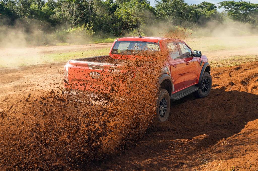 Ranger Raptor_dinâmicas (12) (1) Ford Ranger Raptor