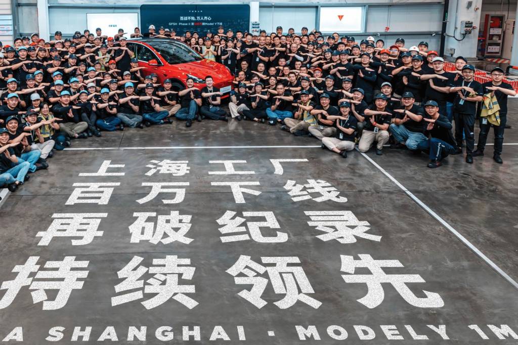 Tesla Model Y (1).jpeg Em julho de 2023, a fábrica da Tesla na China produziu sua milionésima unidade do Model Y. Mas a concorrência local vem roubando bastante clientela da norte-americana