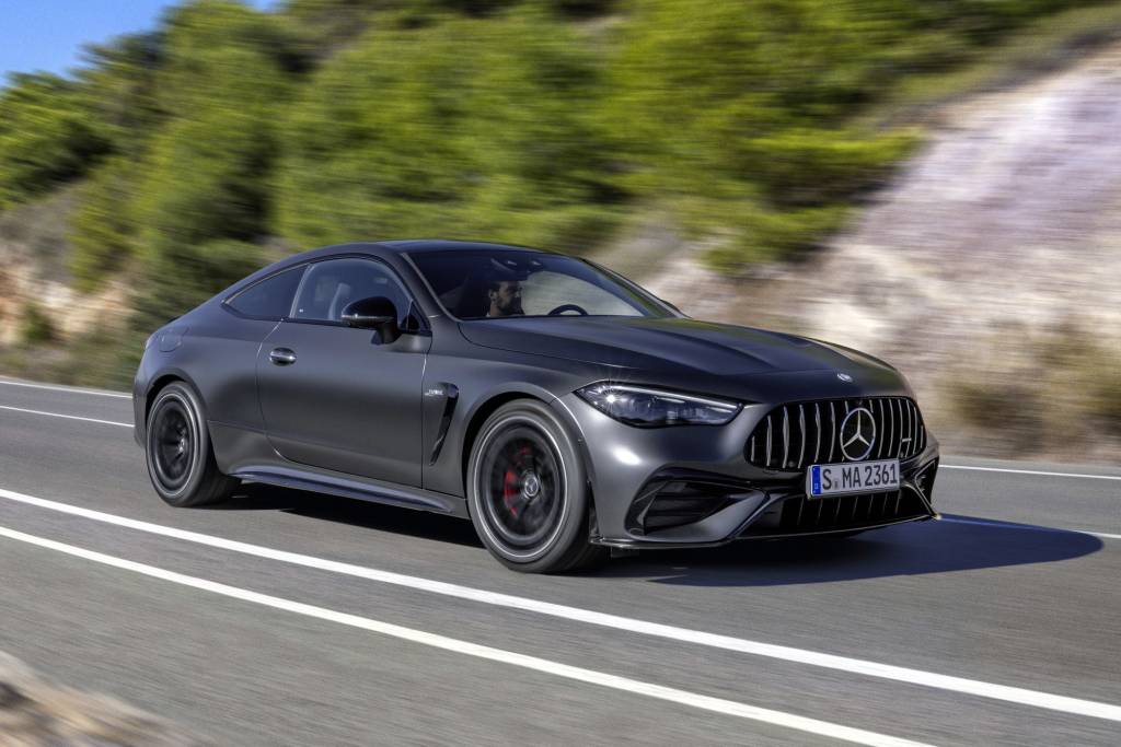 Mercedes-AMG CLE 53 é cupê esportivo com motor seis cilindros e 449 cv