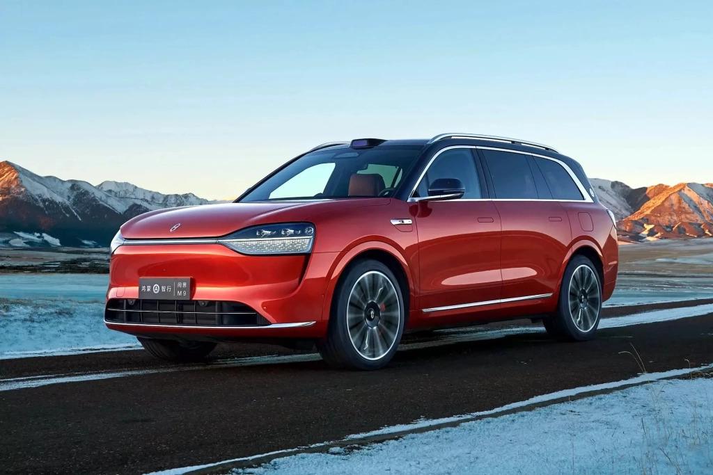 Seres M9 é elétrico com gerador a gasolina e chega ao Brasil em 2024