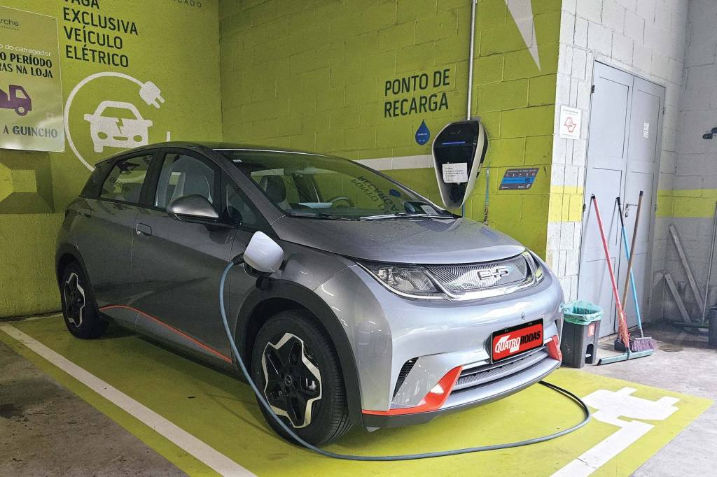 Calor, lavagem e reboque: o que pode anular a garantia de carros elétricos