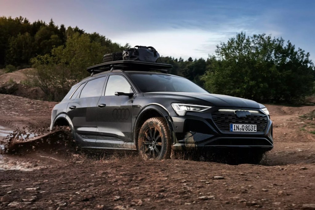 Audi Q8 e-tron Dakar parece off-road, mas tem mais contras que prós