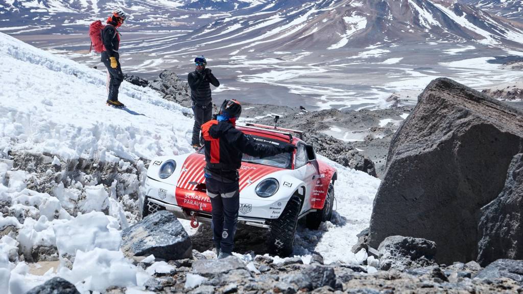 High Altitude PR Photo_Web_66 Porsche 911 escalada