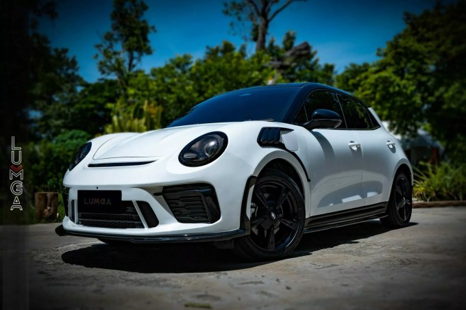 Ora-Good-Cat-Lumga-Bodykit-Porsche-911-GT3-RS-22-2048×1365