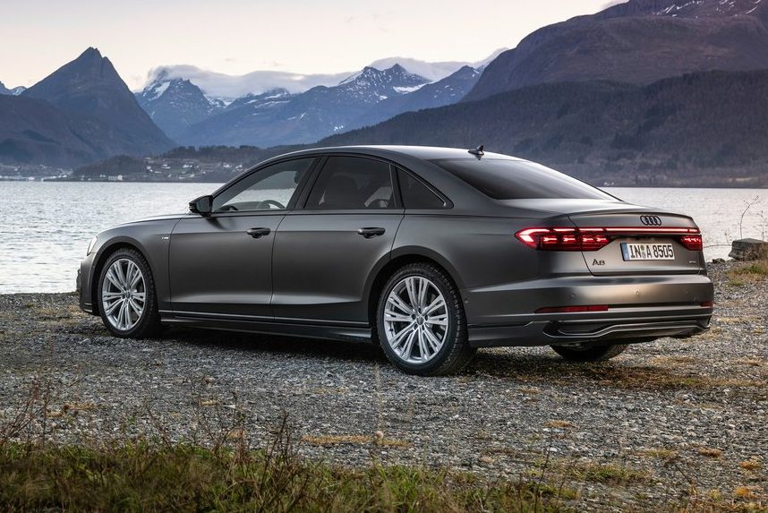 Audi-A8-2022-1024-01