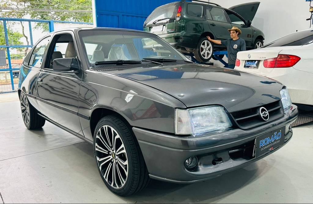 Único Chevrolet Kadett híbrido do mundo faz 32 km/l e não paga IPVA