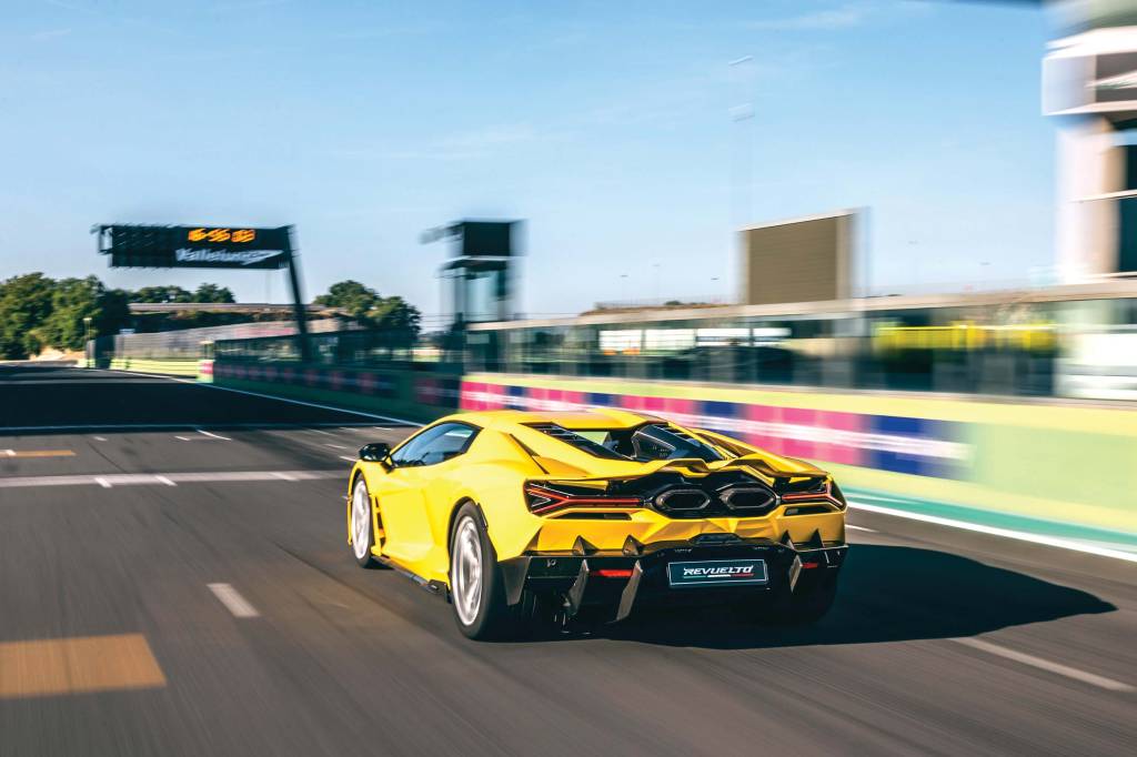 Lamborghini cria instrutor online para aspirantes a piloto