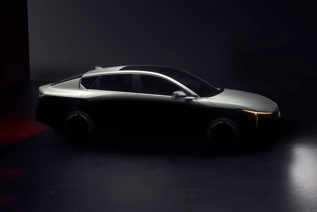 Kia antecipa o K4, sedã médio que substituirá o Cerato