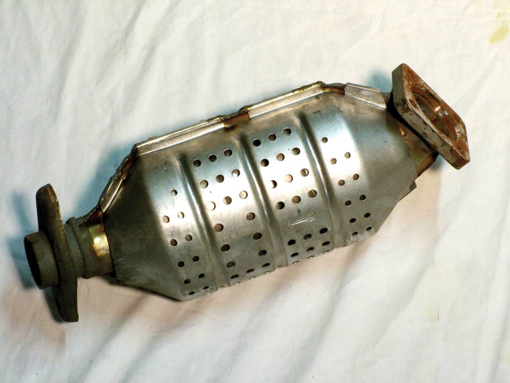 Por que o gás do escape dos carros deixou de ter cheiro de ovo podre?