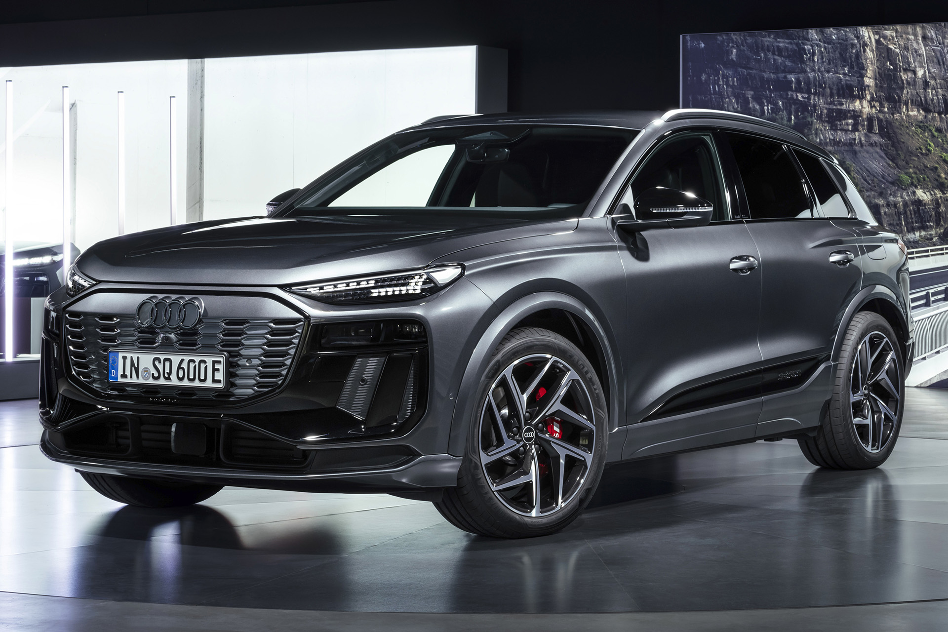 Audi SQ6 e-tron