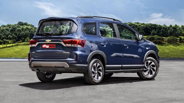 No GM, há novas molduras para as caixas de roda e soleira No GM, há novas molduras para as caixas de roda e soleira