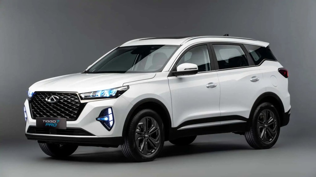 Tiggo 7 Pro Hybrid é vendido a preço de versão convencional, mas vale a pena?