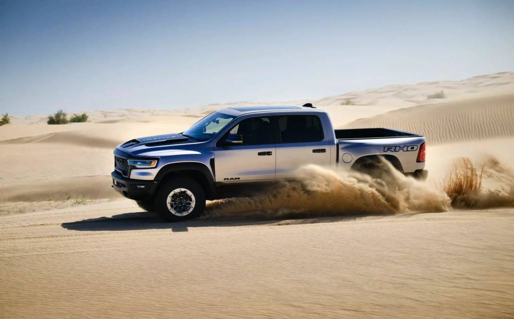 2025-Ram-1500-RHO-422-2-1536×956 Ram 1500 RHO tem motor 3.0 biturbo para honrar o legado da TRX