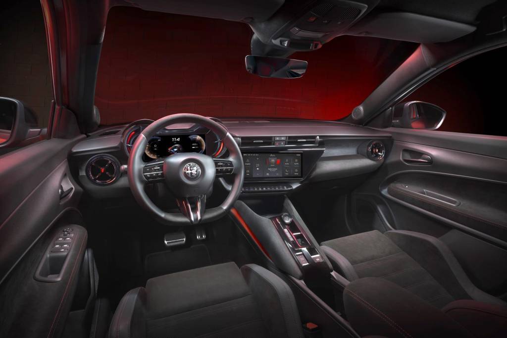 Stellantis trabalha em novo volante com acelerador e freio integrados