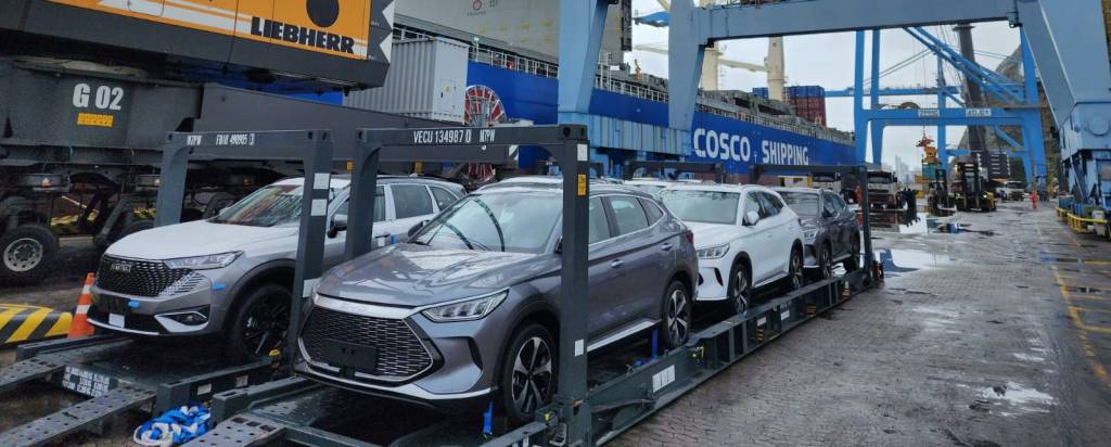 ​Com guerra tarifária, Brasil pode receber carros destinados aos EUA​