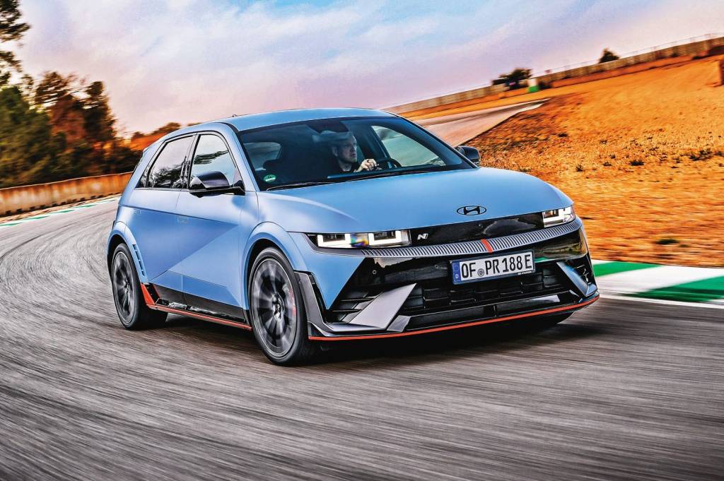 Hyundai Ioniq 5 N quer cativar entusiastas com ronco e ‘trocas de marcha’