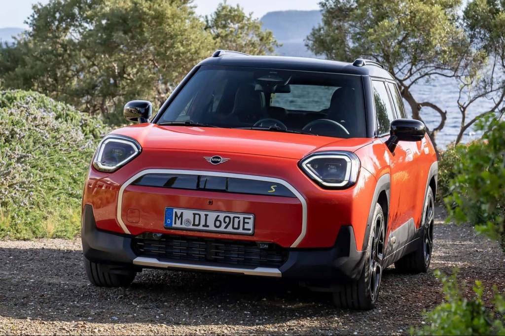 Mini Aceman é lançado a partir de R$ 254.990 e promete até 270 km de alcance