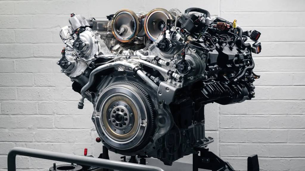 Bentley mostra novo V8 híbrido que marca o fim dos motores W12