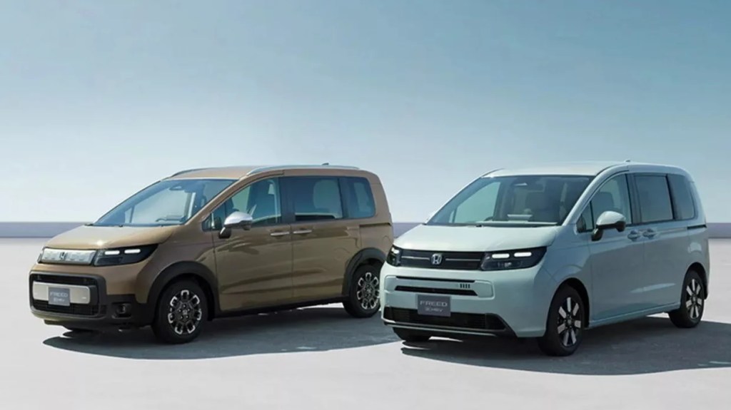 Nova Honda Freed é minivan híbrida irmã do Fit e do HR-V