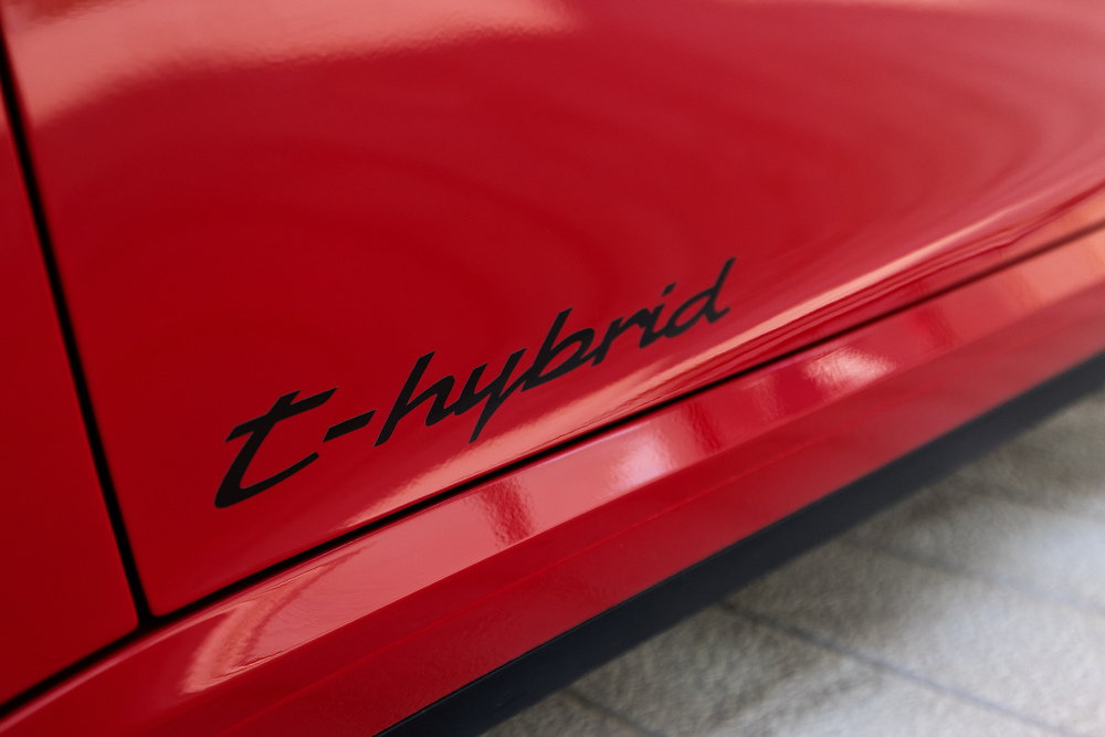 S24_0903 Porsche 911 GTS T-Hybrid