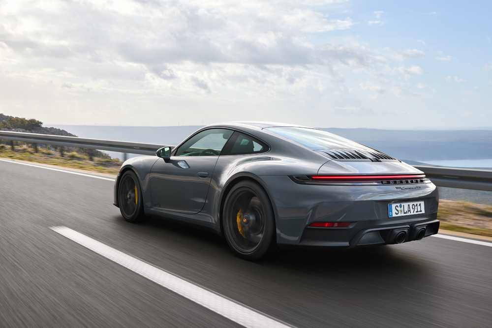S24_0908 Porsche 911 GTS T-Hybrid