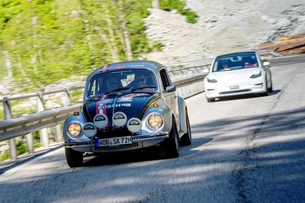 Como truque do Fusca ajuda carros da Tesla a carregarem mais rápido