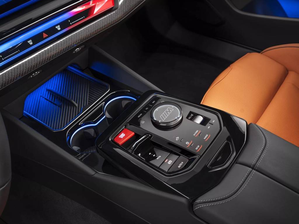 2025-BMW-M5-70 BMW M5