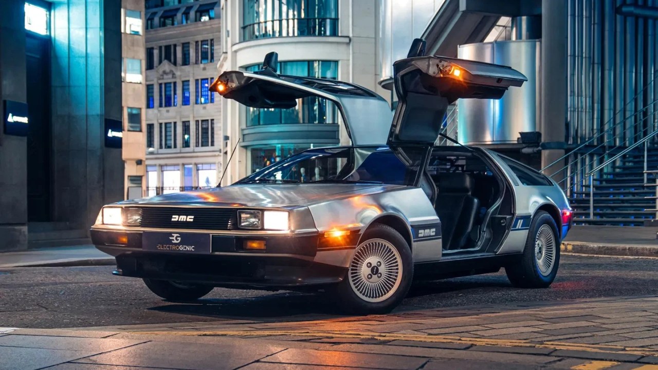 DMC-12 DeLorean