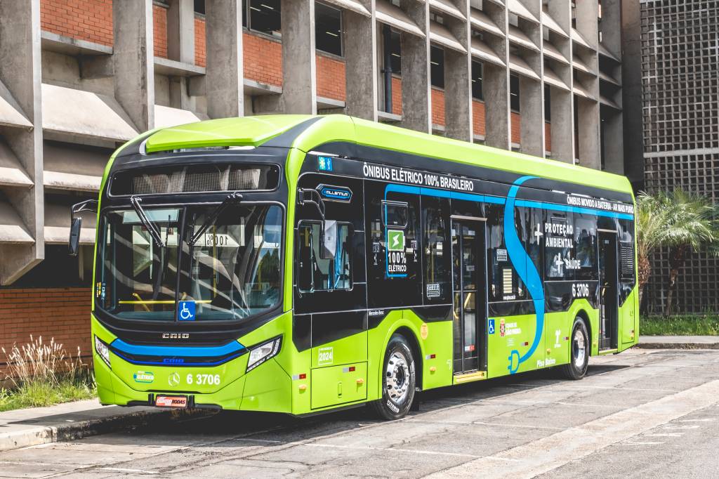Este elétrico da Mercedes é nacional, custa R$ 3 mi e não passa de 60 km/h