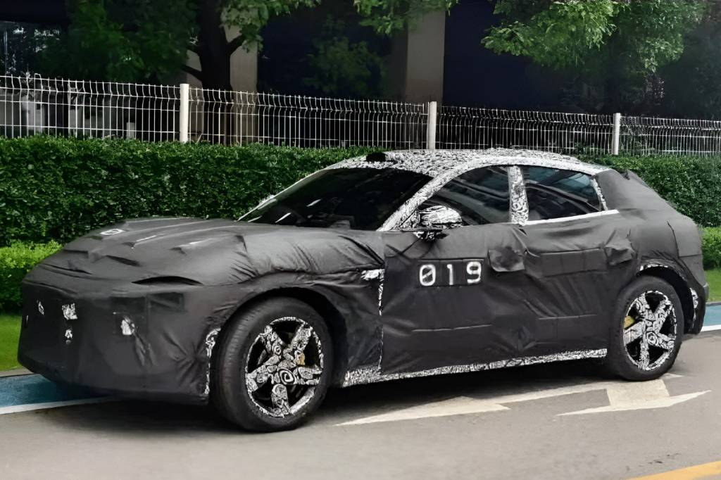 Primeiro SUV da Xiaomi chama atenção por semelhança com Ferrari Purosangue