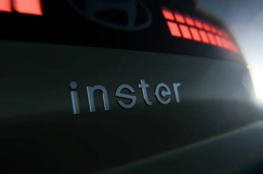 hyundai-inster-teaser-rear-badge