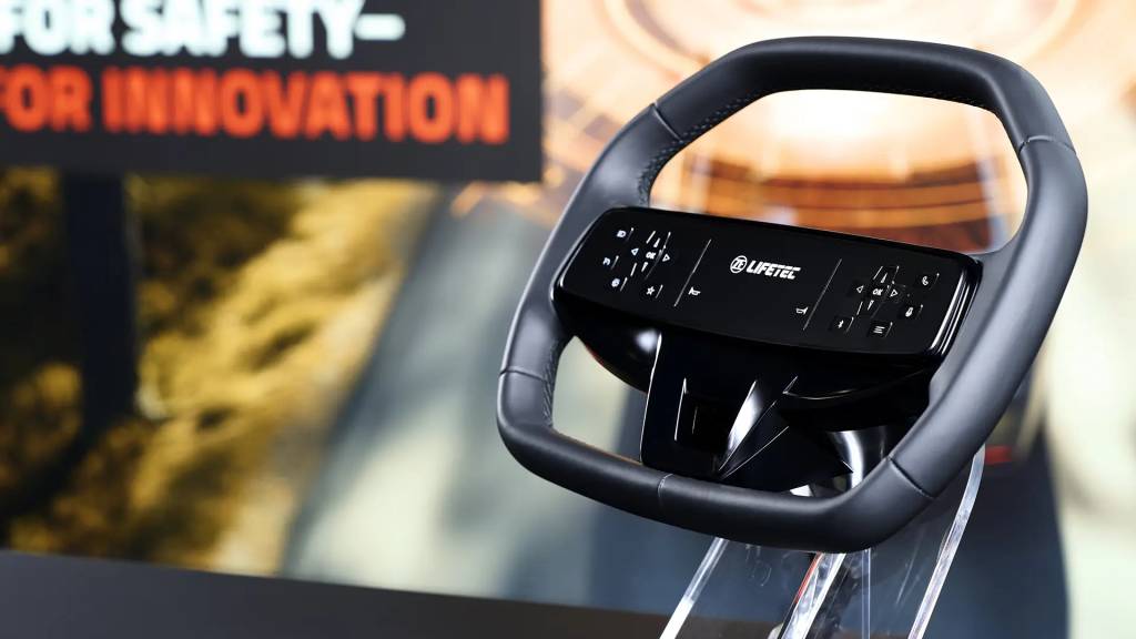 Novo airbag da ZF permitirá que o volante tenha novas funções e até tela