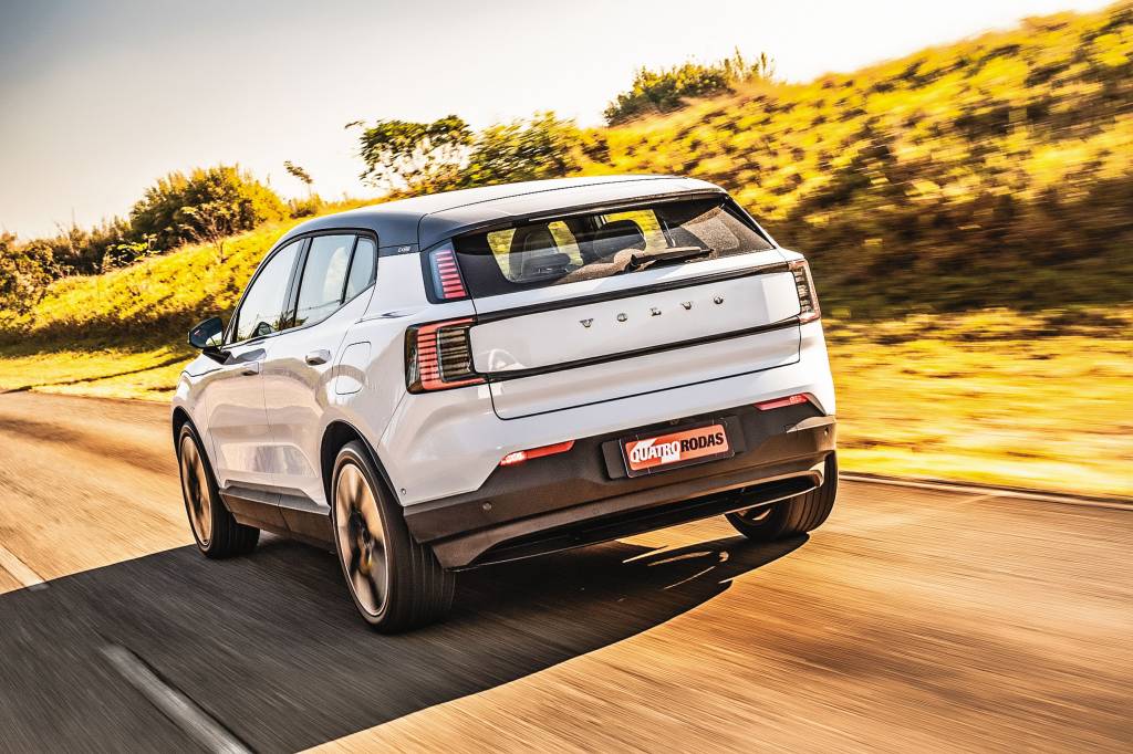 Volvo oferece descontos de até R$ 50.000 e EX30 agora parte dos R$ 209.950