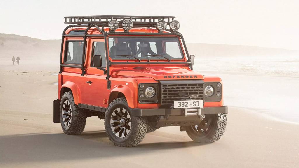 Land-Rover-Defender-Classic-V8-by-Works-Bespoke-1-copy-2048x1152