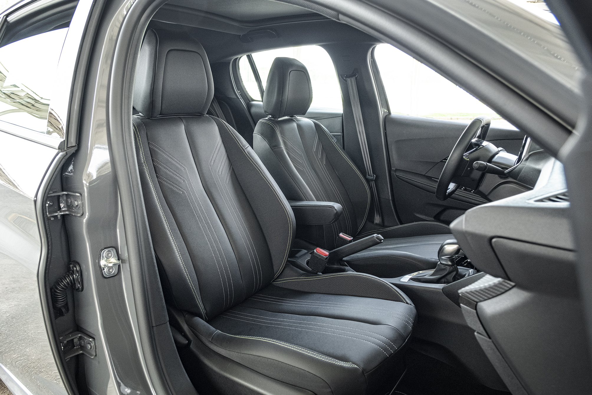 Novo Peugeot 208 2025