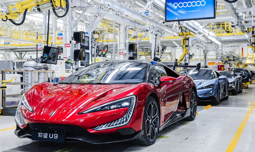 BYD chega aos 9 milhões de carros eletrificados produzidos com supercarro U9