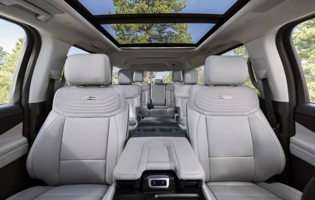 2025-Ford-Expedition_Platinum-Ultimate-15-2048×1303 Ford Expedition