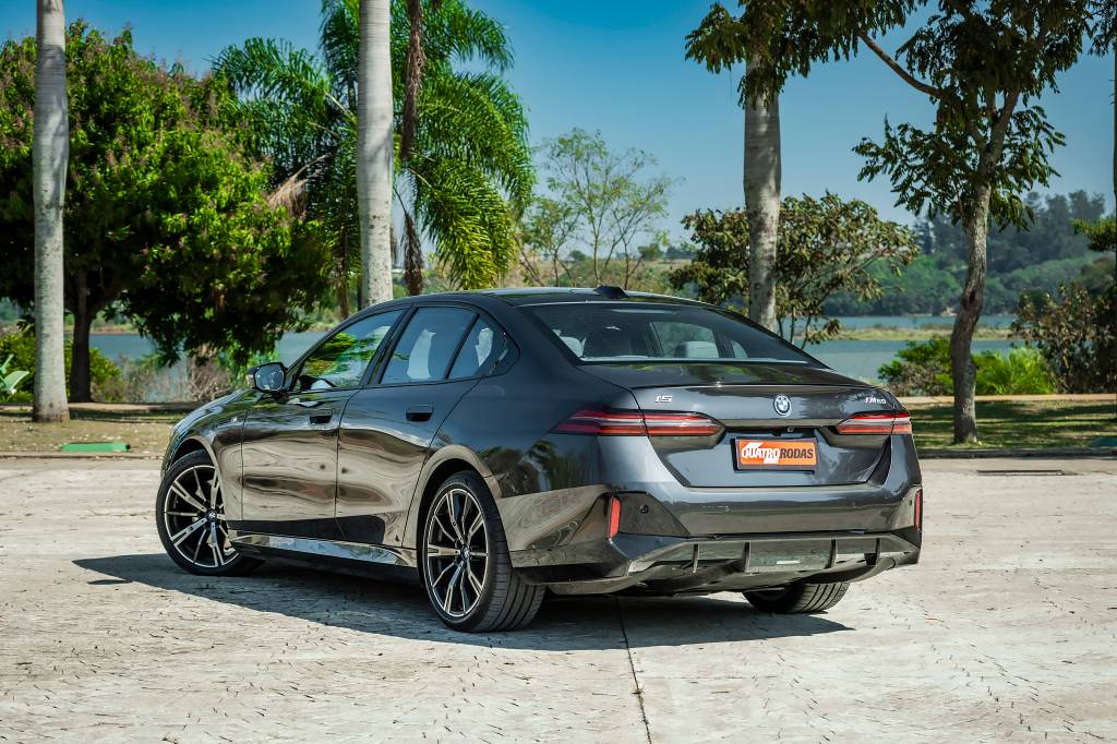 2FLP3993-2 BMW i5 M60